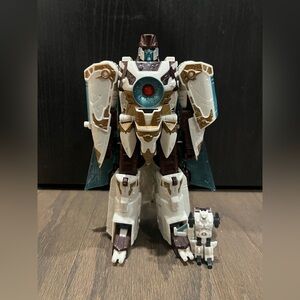 Hasbro Transformers Voyager Class Vector Prime w/ Safeguard Action Figure Toy